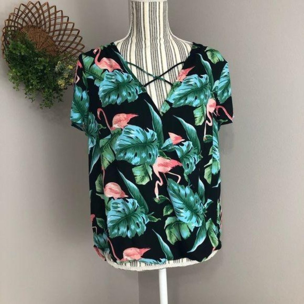 3/$25 NWOT Lily White flamingo tropical Large